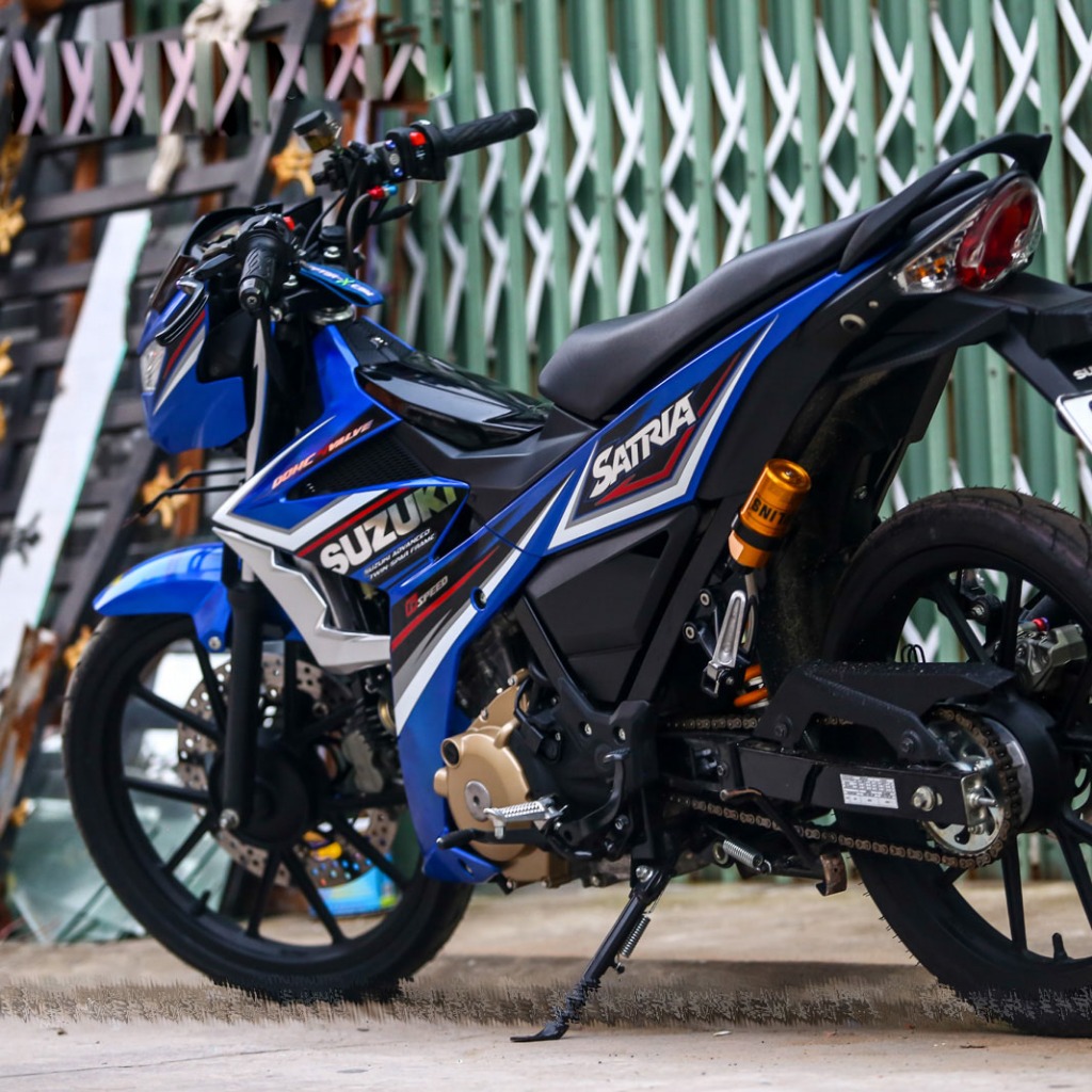 Tem rời cao cấp dán xe Raider FI xanh. Ghép chữ SUZUKI và Satria chất liệu CROM lạ mắt