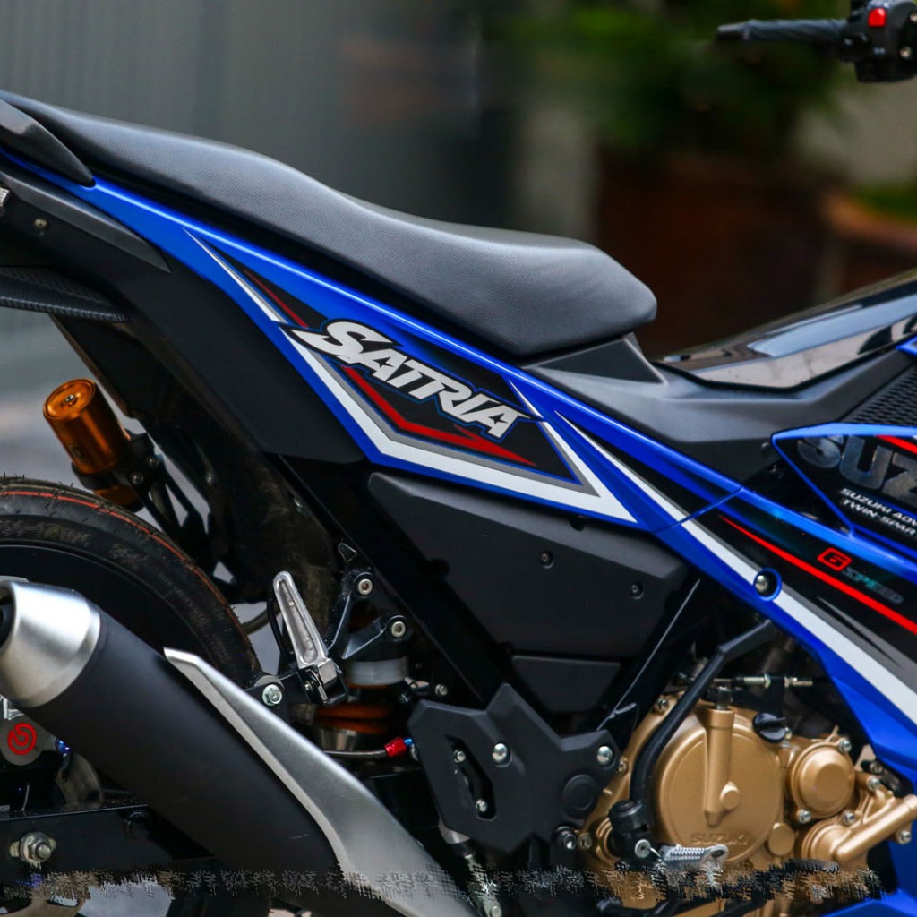 Tem rời cao cấp dán xe Raider FI xanh. Ghép chữ SUZUKI và Satria chất liệu CROM lạ mắt