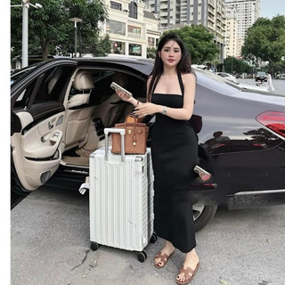 Đầm Body Không Tay Choàng Cổ Sexy Hơ Lưng
