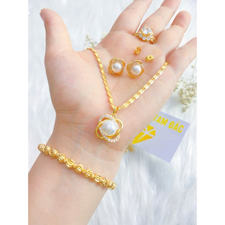 Dây chuyền combo4 món mạ vàng 18k, nhẫn, hoa tai, lắc tay Bộ trang sức - Dây chuyền kết hợp với các mẫu mặt ngọc trai.