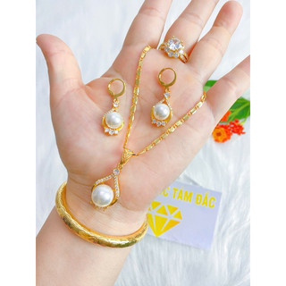 Dây chuyền combo4 món mạ vàng 18k, nhẫn, hoa tai, lắc tay Bộ trang sức - Dây chuyền kết hợp với các mẫu mặt ngọc trai.