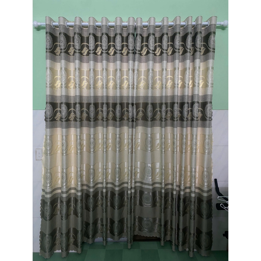 1 TẤM GẤM HOA VĂN MÀU XÁM PHỐI NỀN KEM VÀNG CHƯA CÓ CÂY TREO - TREO 1 TẤM MUA 1 TẤM _TREO 2 TẤM MUA 2 TẤM RÈM CỬA VIỆT H