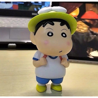Mô hình shin bút chì đội mũ siêu đáng yêu