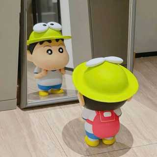 Mô hình shin bút chì đội mũ siêu đáng yêu