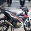 Tem rời dán xe Raider FI trắng. Họa tiết đen đỏ phối hài hòa. Decal cao cấp
