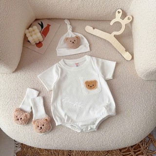 Set Body 3 chi tiết cho bé đầy tháng, thôi nôi 3-9kg. Body kèm nón và tất dễ thương. Dino Kids