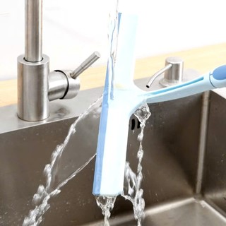 GẠT KÍNH CẦM TAY CONG-NGẤU NHIÊN, Cây gạt nước, lau rửa kính có bình xịt cầm tay đa năng -  MA: 06286CAYLAUKINH