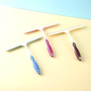 GẠT KÍNH CẦM TAY CONG-NGẤU NHIÊN, Cây gạt nước, lau rửa kính có bình xịt cầm tay đa năng -  MA: 06286CAYLAUKINH