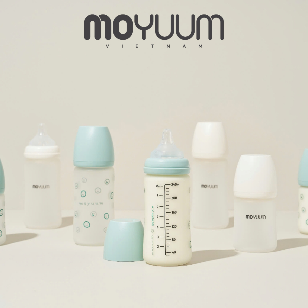 Ảnh Bình sữa Thủy tinh tráng silicon Moyuum - Mẫu xanh - 150ml - Kèm núm 1 3