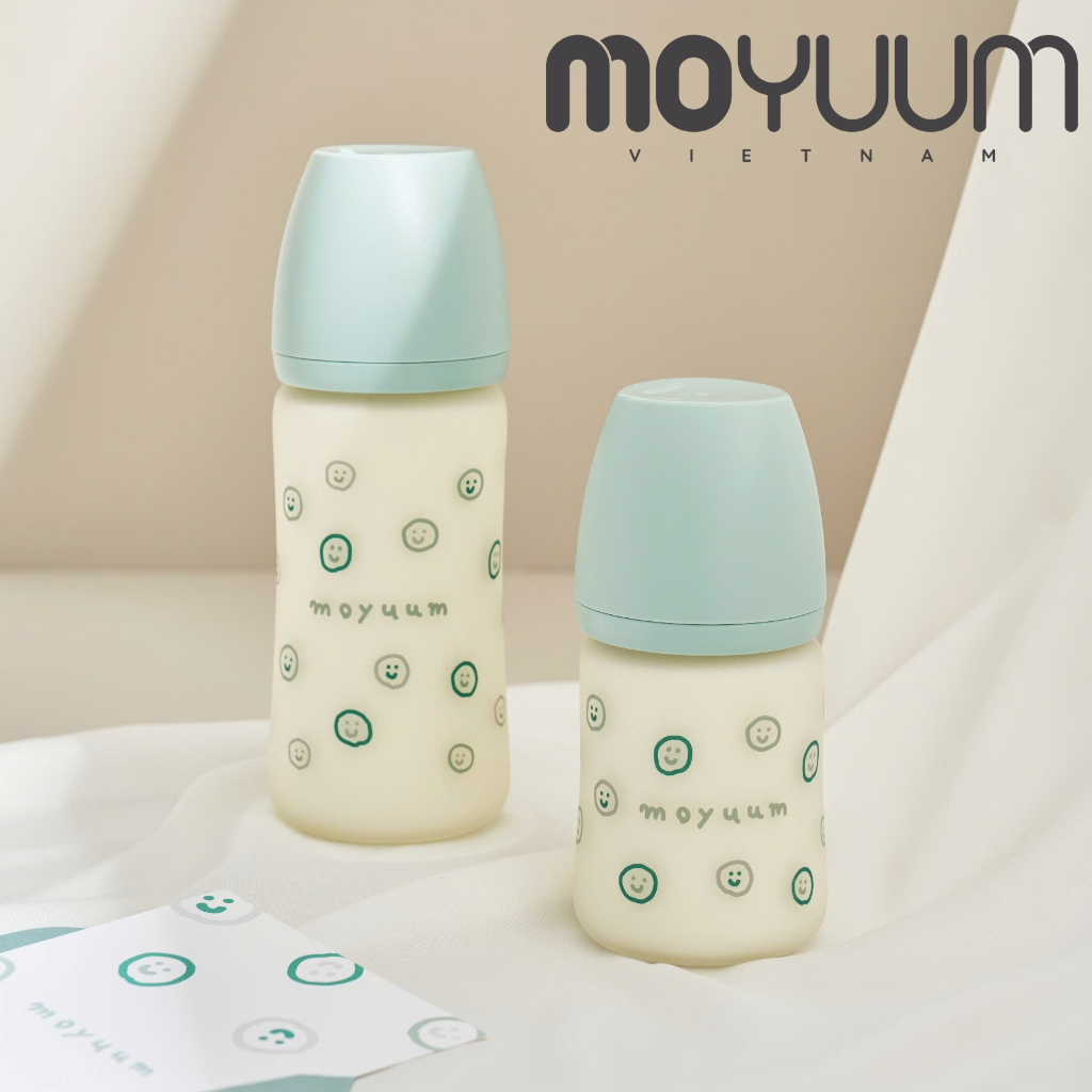 Ảnh Bình sữa Thủy tinh tráng silicon Moyuum - Mẫu xanh - 240ml - Kèm núm 2 2