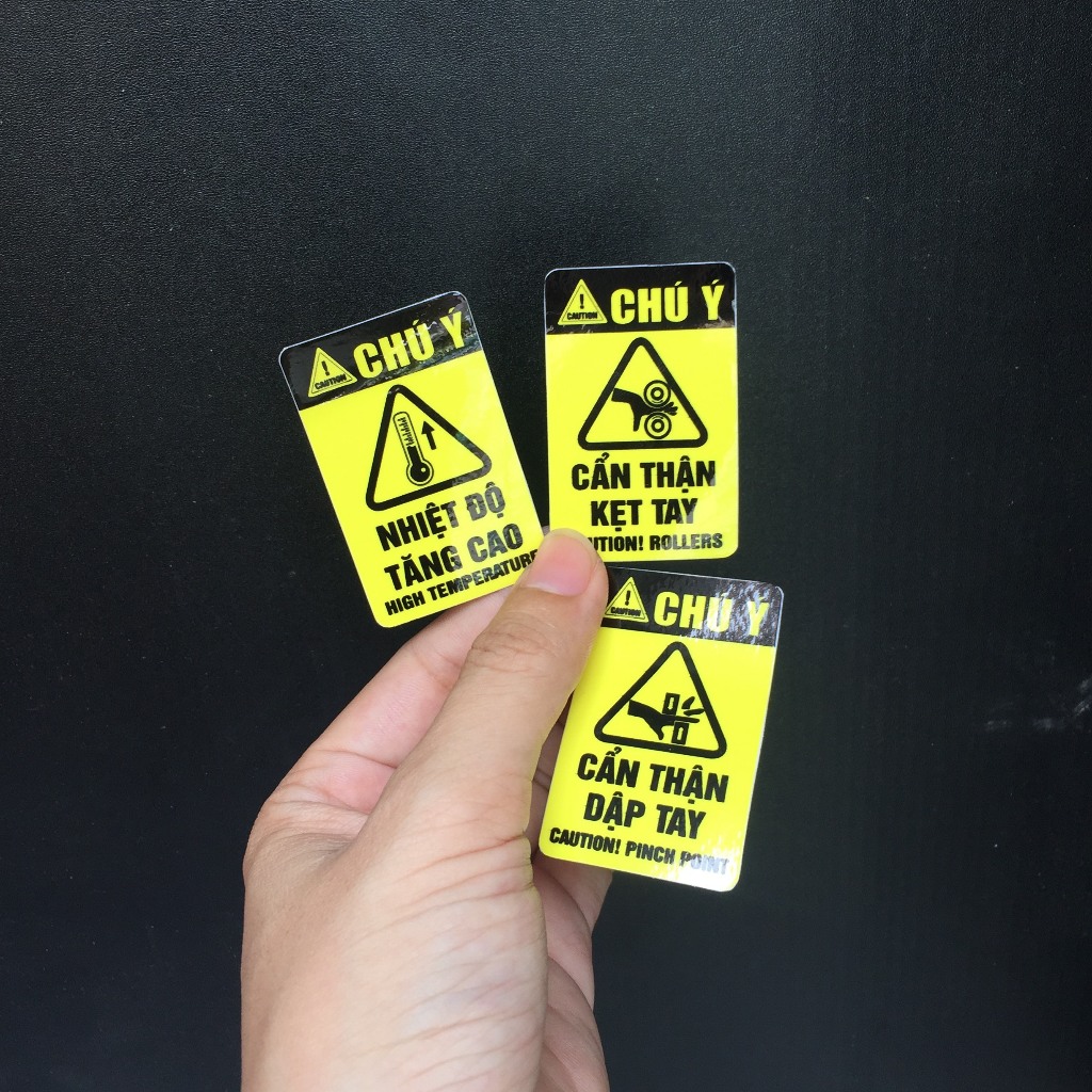 Chú ý [3.5 x 5.5cm] cẩn thận kẹt tay, dập tay, nhiệt độ tăng cao, cảnh báo có điện. Decal cao cấp chống nước