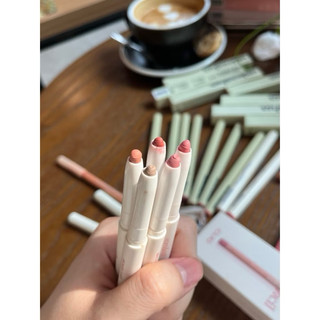 Chì Kẻ Viền Môi Nhung Lì Thiết Kế 2 Đầu Romand  Lip Mate Pencil