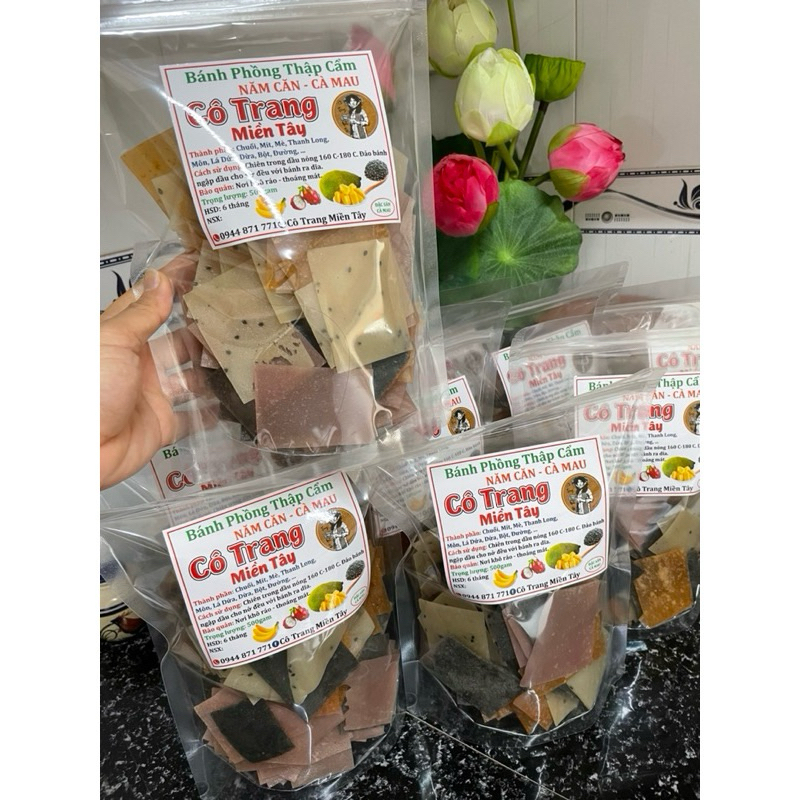 Bánh Phồng Tứ Vi Tôm Chuối Khoai Môn Mè Đen / Đặc Sản Năm Căn Cà Mau / Hộp 500g