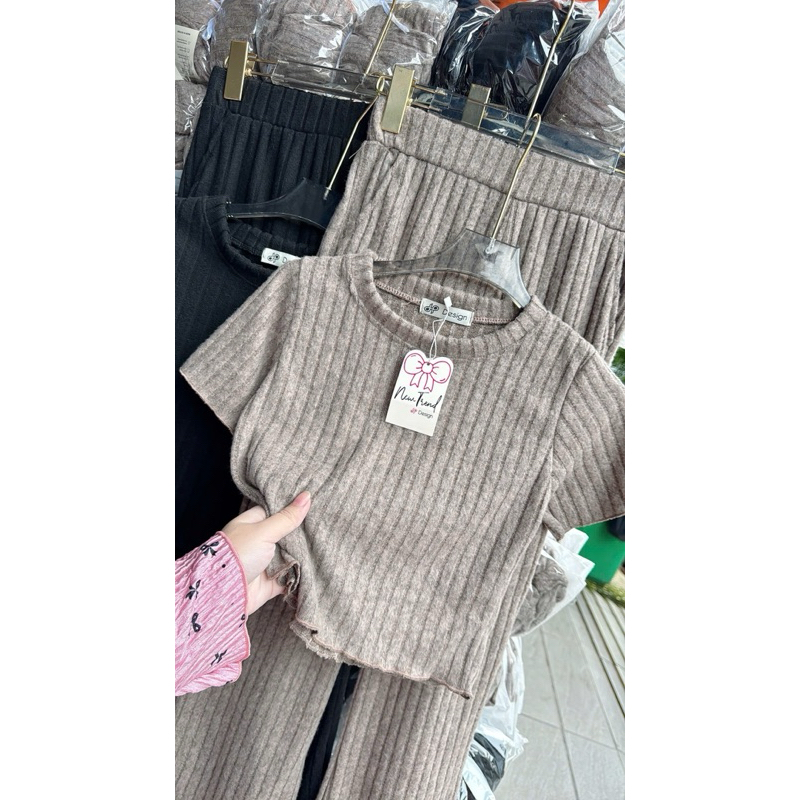 L11- sét bộ len lông thỏ, áo crop tay ngắn form ôm, quần dài dáng loe, chất len thỏ