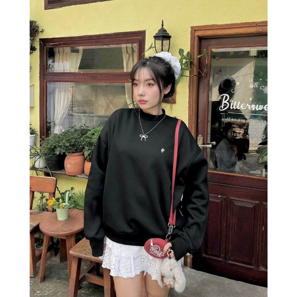 Áo Sweater RT CLASSY Nỉ Cotton Mềm Mịn Dày Dặn Logo Mini Basic Nam Nữ