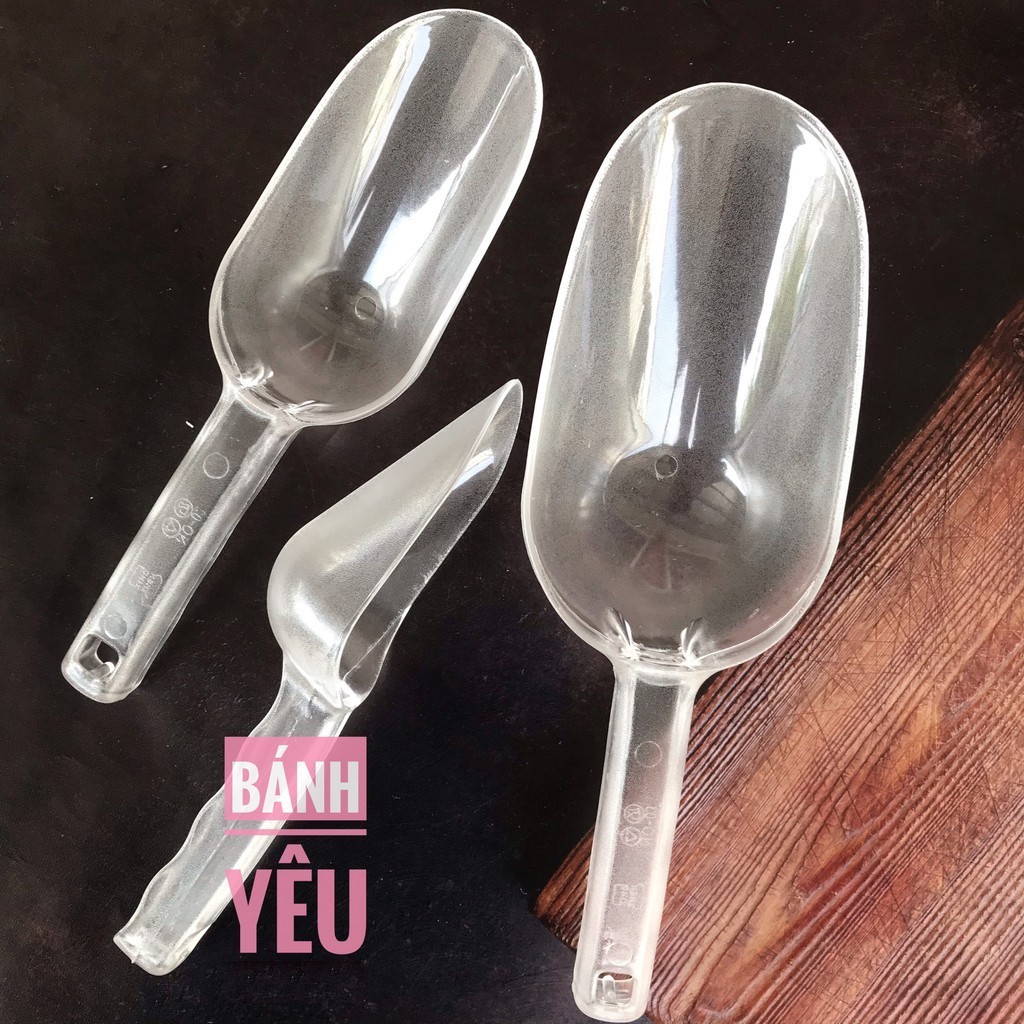 Muỗng xúc bột /xúc đá nhựa cứng trong suốt
