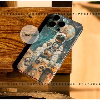 Miếng dán Skin Mặt lưng Sau full viền Phi hành gia MS07  Dành Cho 16 pro max 15 pro max 14 pro max 13 pro max