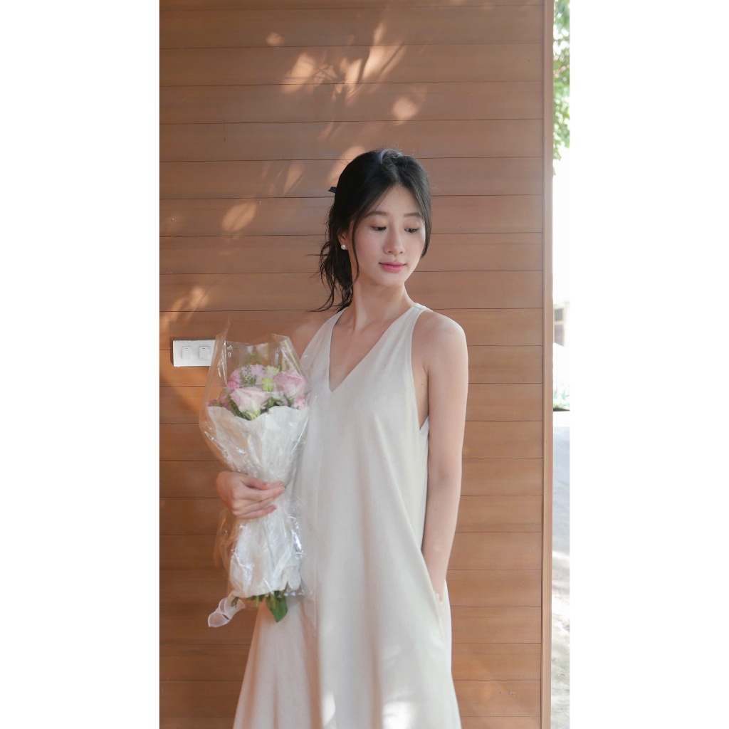 Đầm suôn dáng dài đan dây sau lưng