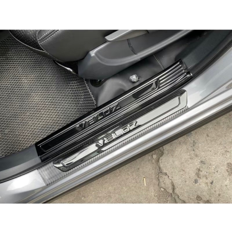 Ốp bậc cửa, nẹp bước chân xe #toyota Avanza 2021-2024 vân titan hàng đẹp cao cấp