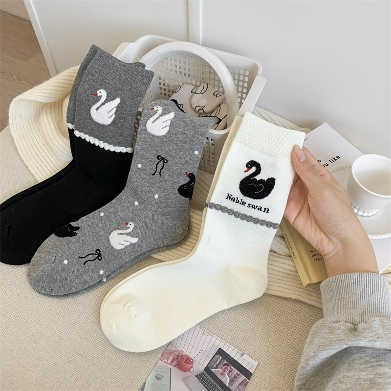 Vớ Tất nữ hình THIÊN NGA 3 màu cổ cao phong cách thể thao, năng động.