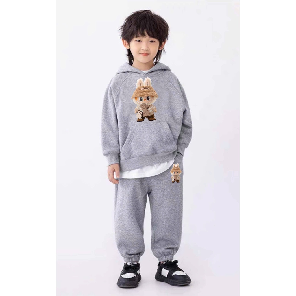 Bộ nỉ thu đông dài tay phối nón chất nỉ dày dặn cho bé gồm áo và quần dài in hình dễ thương SSL