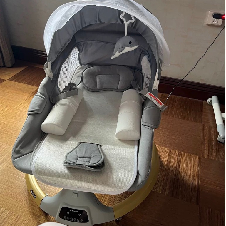 [CÓ BÁNH XE] Nôi em bé bằng điện tự động BobiLong 4in1 với lòng nôi RỘNG, ngả lưng và nằm 180 độ tải trọng 18KG | BigBuy360 - bigbuy360.vn