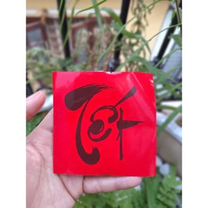 Set 10 Chữ Tết, Xuân, Phúc, Lộc, Thọ trang trí hình tròn, có thể dán vào hộp quà trang trí Tết.