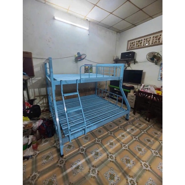 Giường 2 tầng bằng sắt hộp vuông, kích thước 1m4 x 1m6 dài 2m.