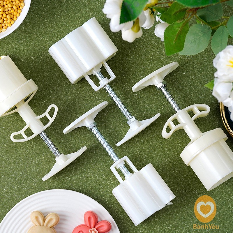 Khuôn bánh trung thu lò xo 50g 2 mặt Thỏ 3D - KH241E