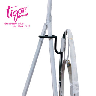 Móc sắt hỗ trợ đi giao kệ hoa an toàn - móc bằng sắt tiện lợi, chắc chắn