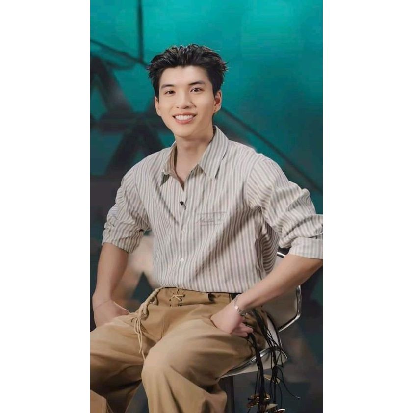(VUÔNG) Móc khóa mica IN HÌNH HIEUTHUHAI in hình idol thần tượng vpop xinh xắn