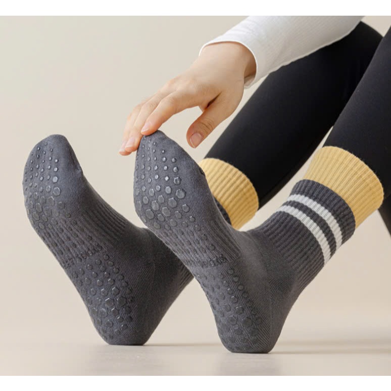Vớ Tất YOGA nữ 2 tầng cổ cao 8 màu phong cách trẻ trung, năng động.