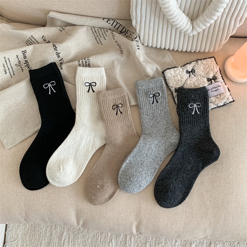 Vớ Tất nữ thêu họa tiết nơ 5 màu loại tốt giữ ấm phong cách trẻ trung, năng động.
