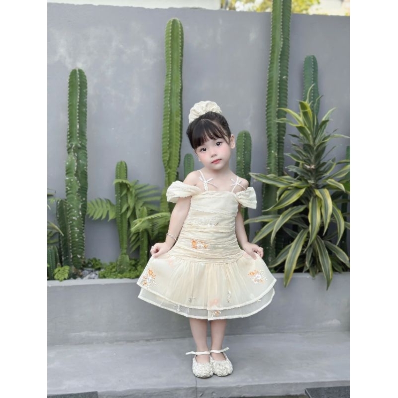 Đầm nhún thêu hoa hai dây trễ vai Hàng Thiết Kế hai lớp cho bé và mẹ có size từ 15-55kg