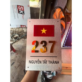 ( GIAO HỎA TỐC) BIỂN SỐ NHÀ CỜ ĐỎ SAO VÀNG,Màu xước bạc + Alu vàng gương