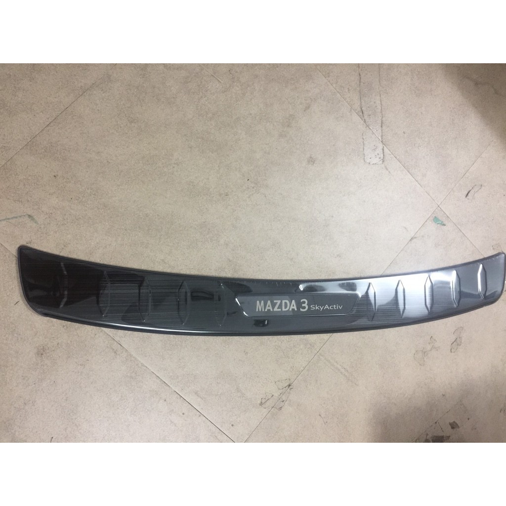 Ốp trầy cốp xe Mazda 3 2021-2023, Chống xước cốp Mazda 3 Chất liệu hợp kim Titan và inox cao cấp