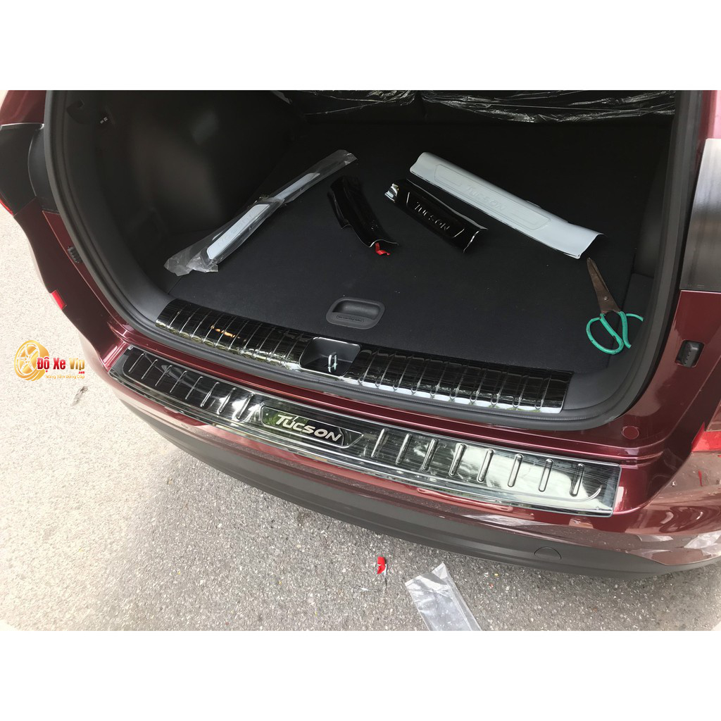 Ốp trầy cốp xe Hyundai Tucson 2016-2021, chống xước cốp Tucson chất liệu Titan cao cấp ( trong và ngoài)