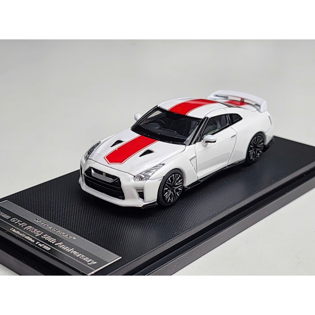 Xe Mô Hình Nissan R35 50th Anniversary 1:64 Motorhelix ( White Pearl ...