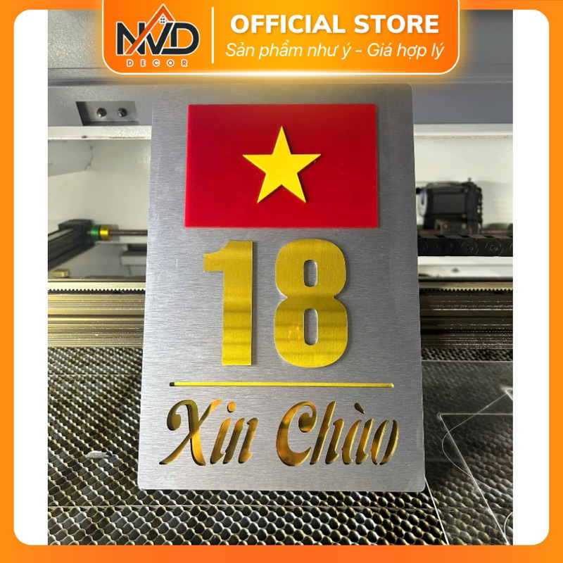 BIỂN SỐ NHÀ CỜ ĐỎ SAO VÀNG,Màu xước bạc + Alu vàng gương