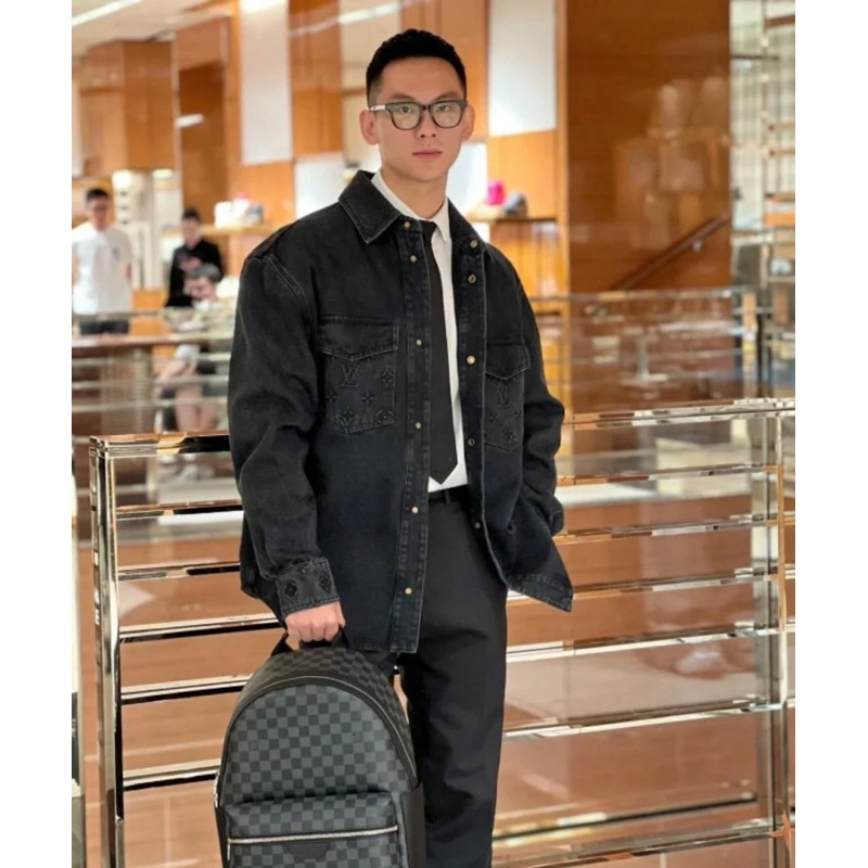 ⚡️[Hight Quality] Áo Khoác Lu1s Vu11on Carpenter Denim Jacket - Điểm Nhấn Logo Nổi Phối Túi Jacket Jeans Street Wear