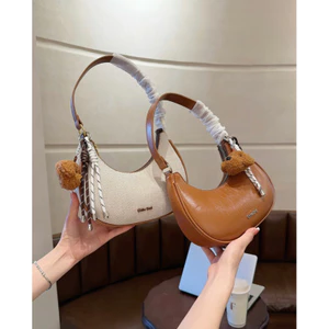Túi Xách Kẹp Nách Chio’2nđ Size 20 Kèm Móc Gấu Cực Xinh Kèm Dây Đeo Chéo Hot Hit (Freeship)