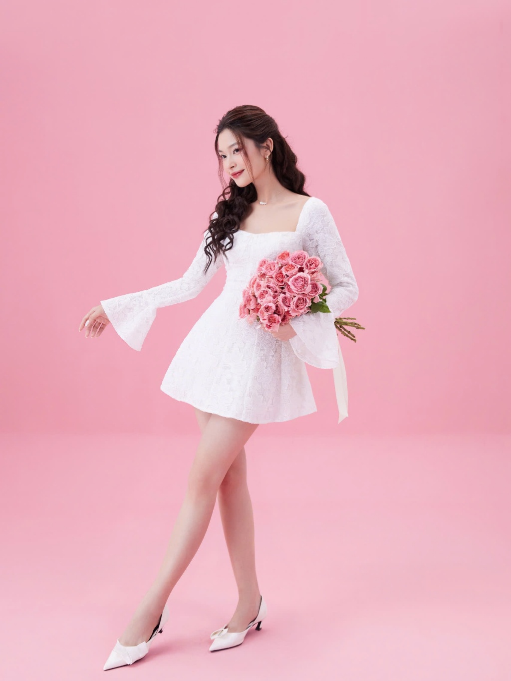 Ảnh Đầm Nữ Cổ Vuông Đi Tiệc Tay Dài Ren Hoa Form Ngắn Mini Trẻ Trung - MERLIN DRESS - GOÛT DE JUN 1