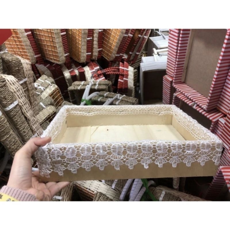 Khay gỗ viền ren đựng quà tặng, kính biếu cực sang | Shopee Việt Nam