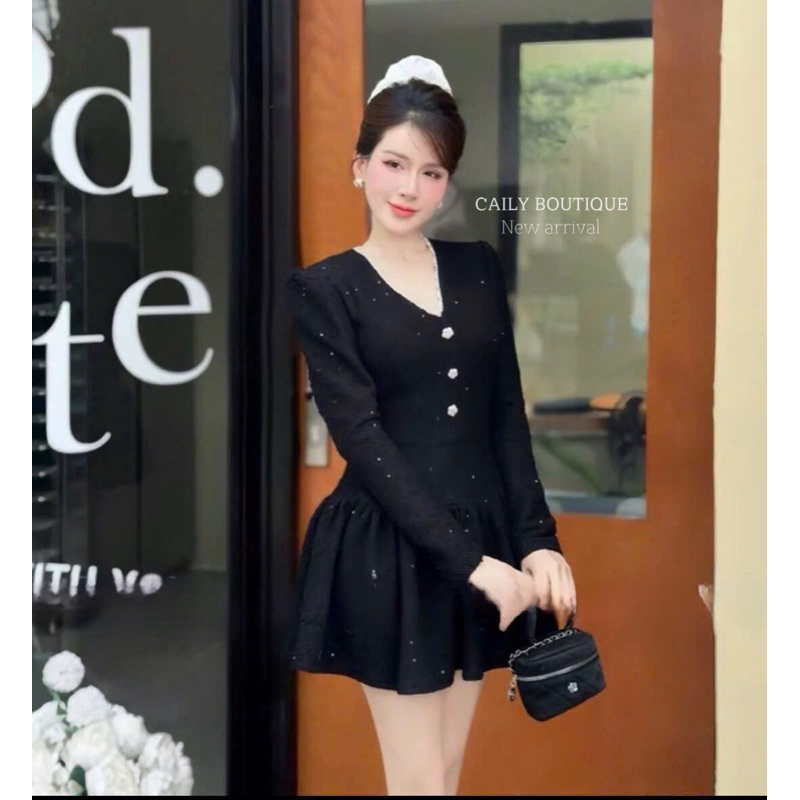 “Veray dress” Đầm nữ cổ V dài tay đính khuy đá blinh blinh thiết kế ôm eo ngắn xoè dập ly sang chảnh | CAILYBOUTIQUE
