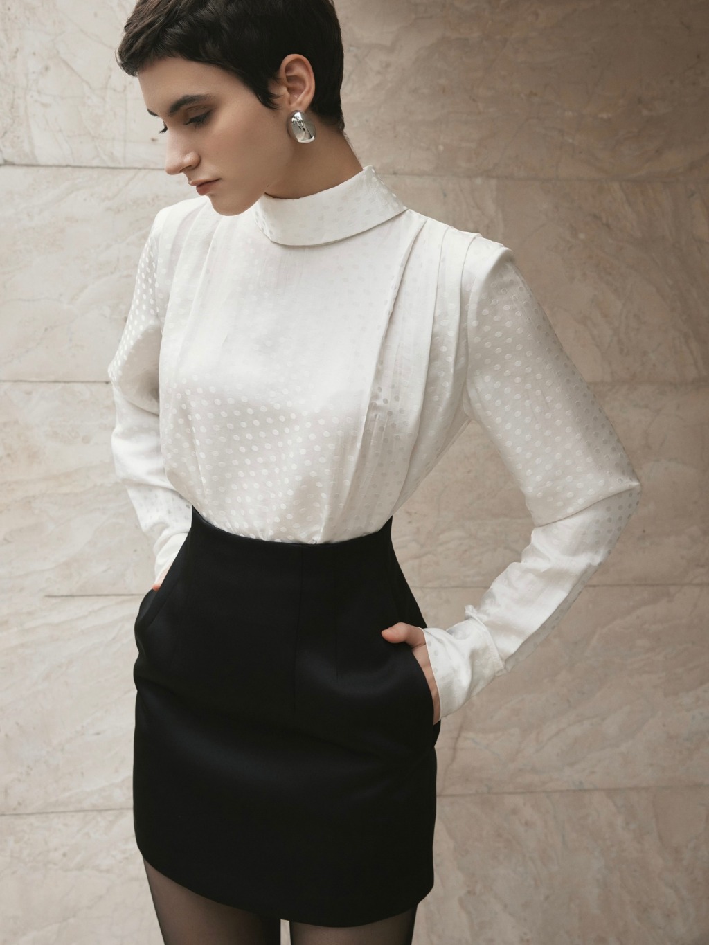 Ảnh Áo sơ mi chấm bi trắng Calista Silk Blouse HUONG BOUTIQUE HBSM1165 3