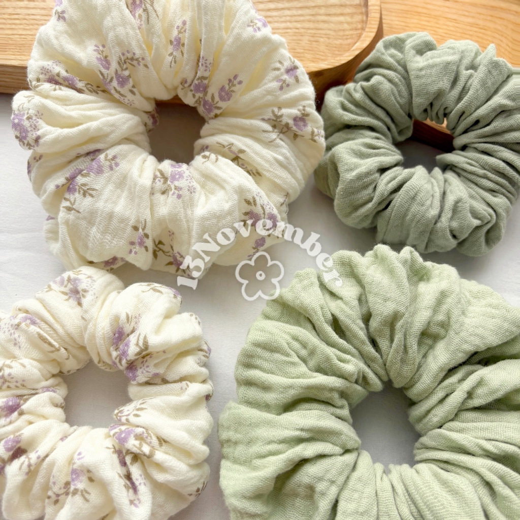 [SIÊU TO] Scrunchies Set Cột Tóc Vải Xô Muslin Hoạ Tiết Hoa Nhí Tím Xanh Size Lớn Phồng To Hot Trend | BigBuy360 - bigbuy360.vn