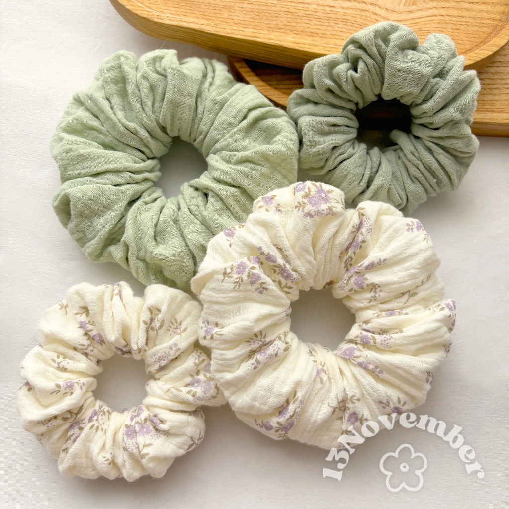 [SIÊU TO] Scrunchies Set Cột Tóc Vải Xô Muslin Hoạ Tiết Hoa Nhí Tím Xanh Size Lớn Phồng To Hot Trend | BigBuy360 - bigbuy360.vn