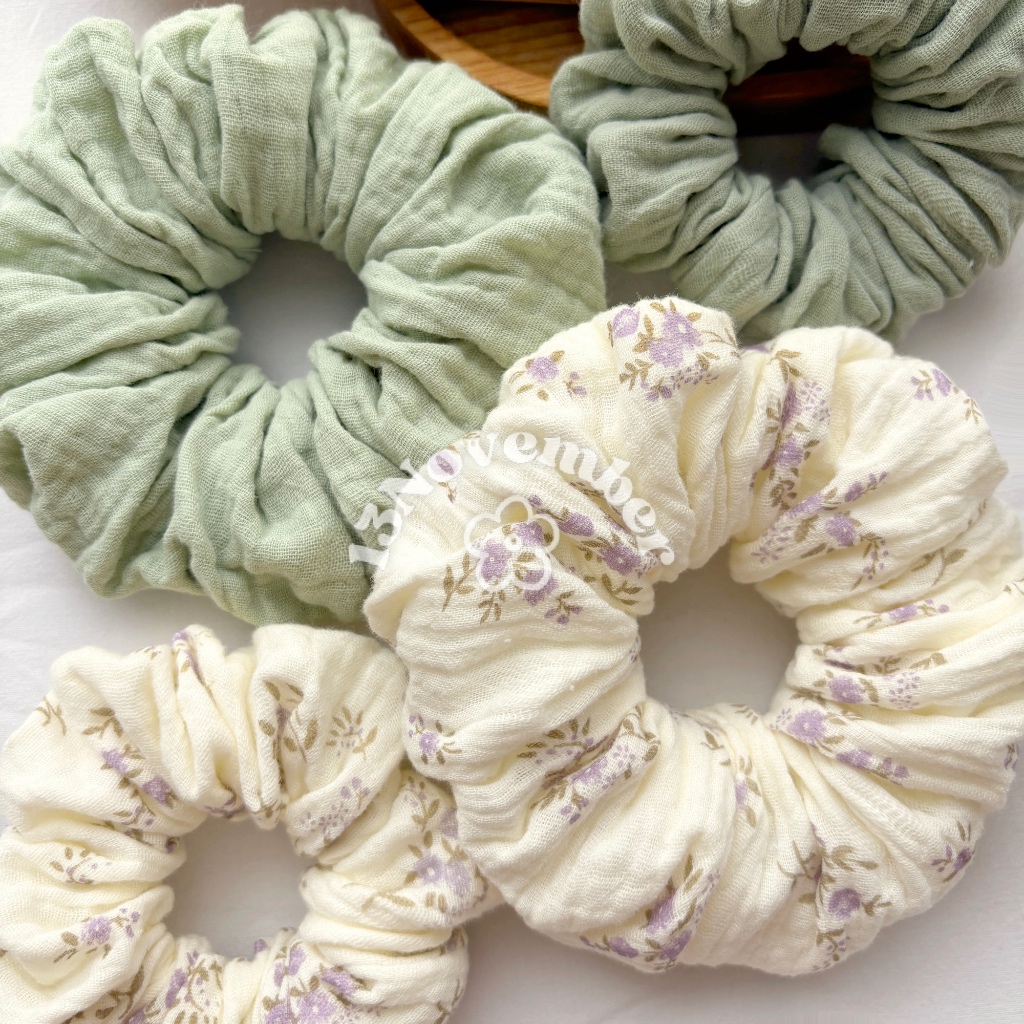 [SIÊU TO] Scrunchies Set Cột Tóc Vải Xô Muslin Hoạ Tiết Hoa Nhí Tím Xanh Size Lớn Phồng To Hot Trend | BigBuy360 - bigbuy360.vn