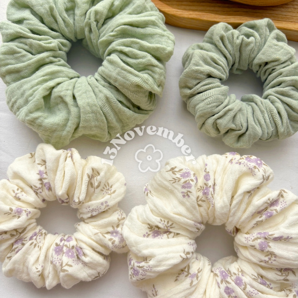 [SIÊU TO] Scrunchies Set Cột Tóc Vải Xô Muslin Hoạ Tiết Hoa Nhí Tím Xanh Size Lớn Phồng To Hot Trend | BigBuy360 - bigbuy360.vn