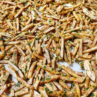 THUYTIENFOOD Khoai Môn Sấy Vị Hành 200gr – Snack Giòn Tan – Ăn Vặt Ngon – Không Phẩm Màu